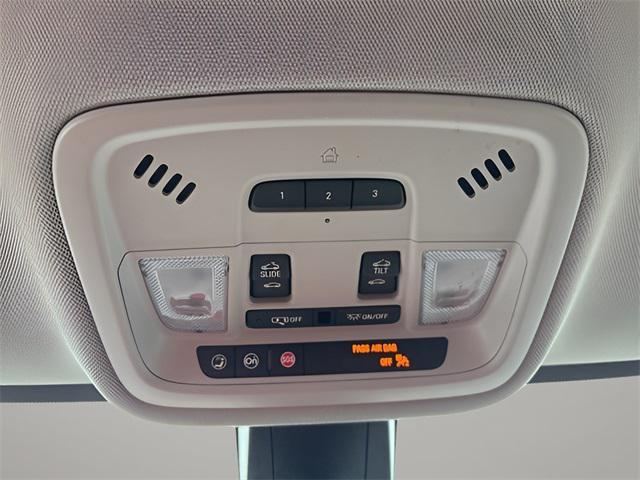 used 2021 Chevrolet Traverse car, priced at $24,932