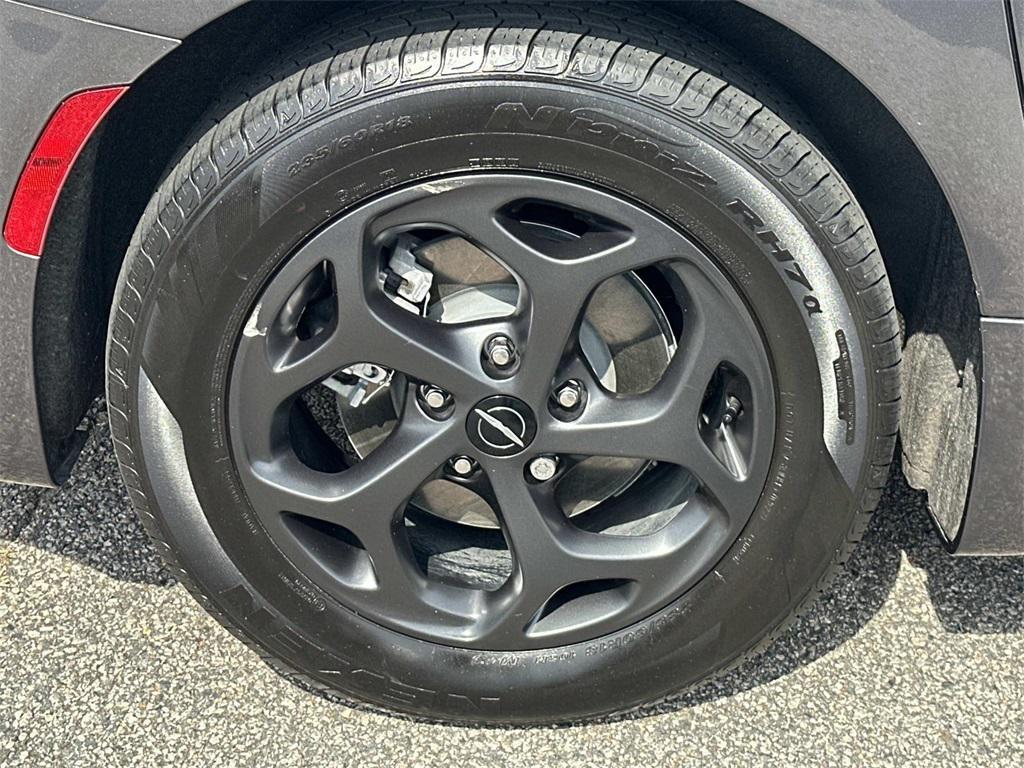 used 2022 Chrysler Pacifica Hybrid car, priced at $34,400