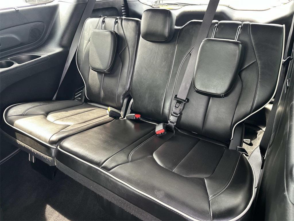 used 2022 Chrysler Pacifica Hybrid car, priced at $34,400