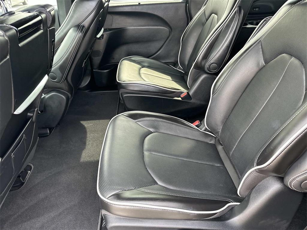 used 2022 Chrysler Pacifica Hybrid car, priced at $34,400