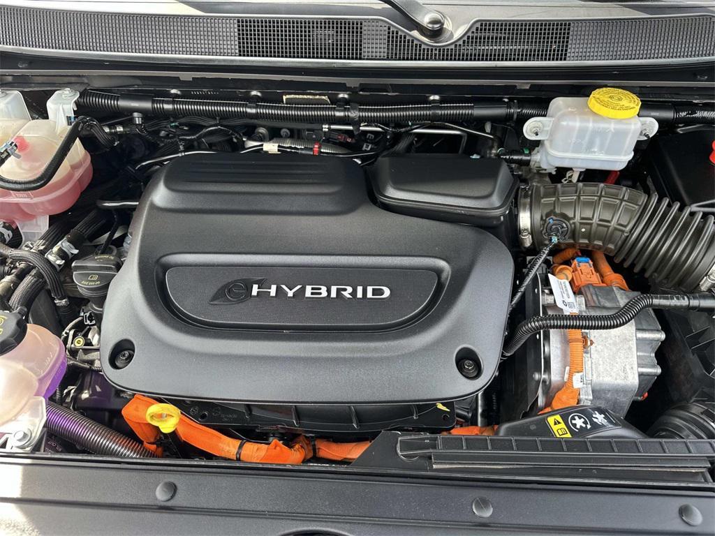 used 2022 Chrysler Pacifica Hybrid car, priced at $34,400