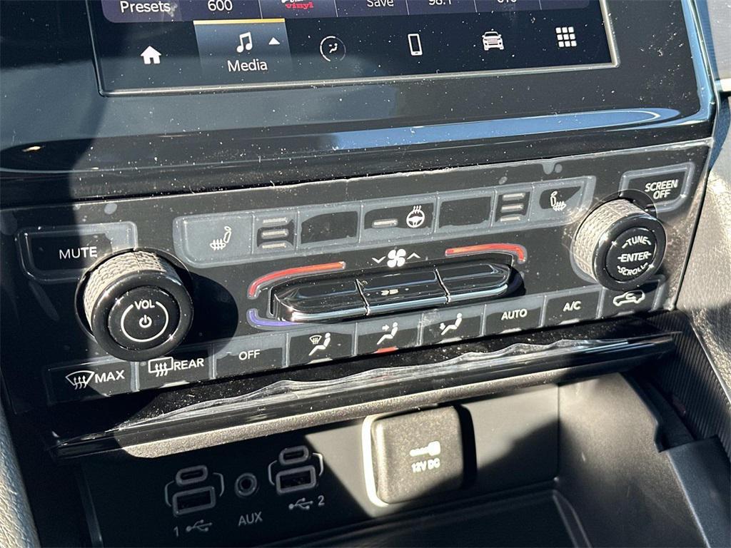 new 2025 Jeep Grand Cherokee car, priced at $41,755