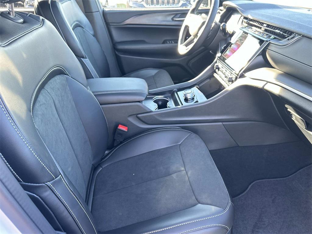 new 2025 Jeep Grand Cherokee car, priced at $41,755