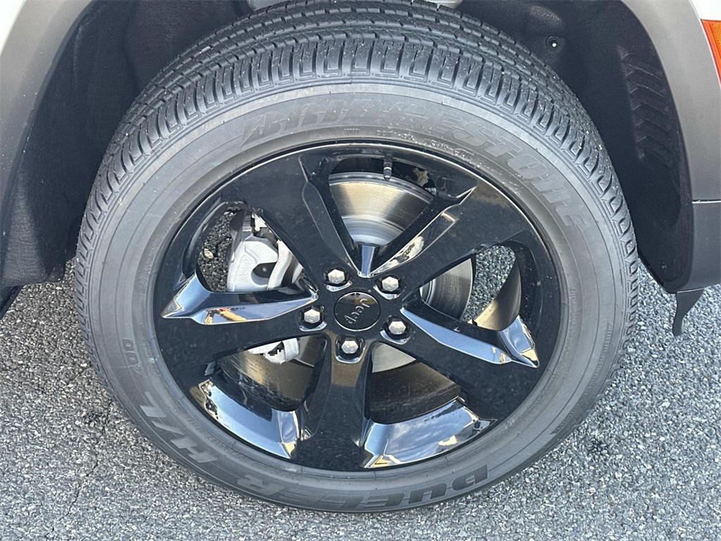 new 2025 Jeep Grand Cherokee car, priced at $41,755