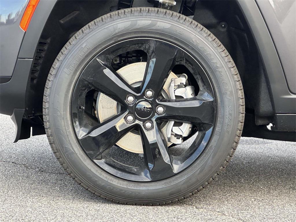 new 2025 Jeep Grand Cherokee L car, priced at $47,005