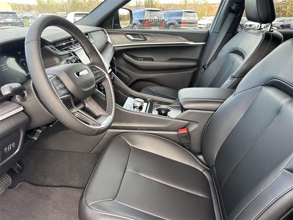 new 2025 Jeep Grand Cherokee L car, priced at $47,005