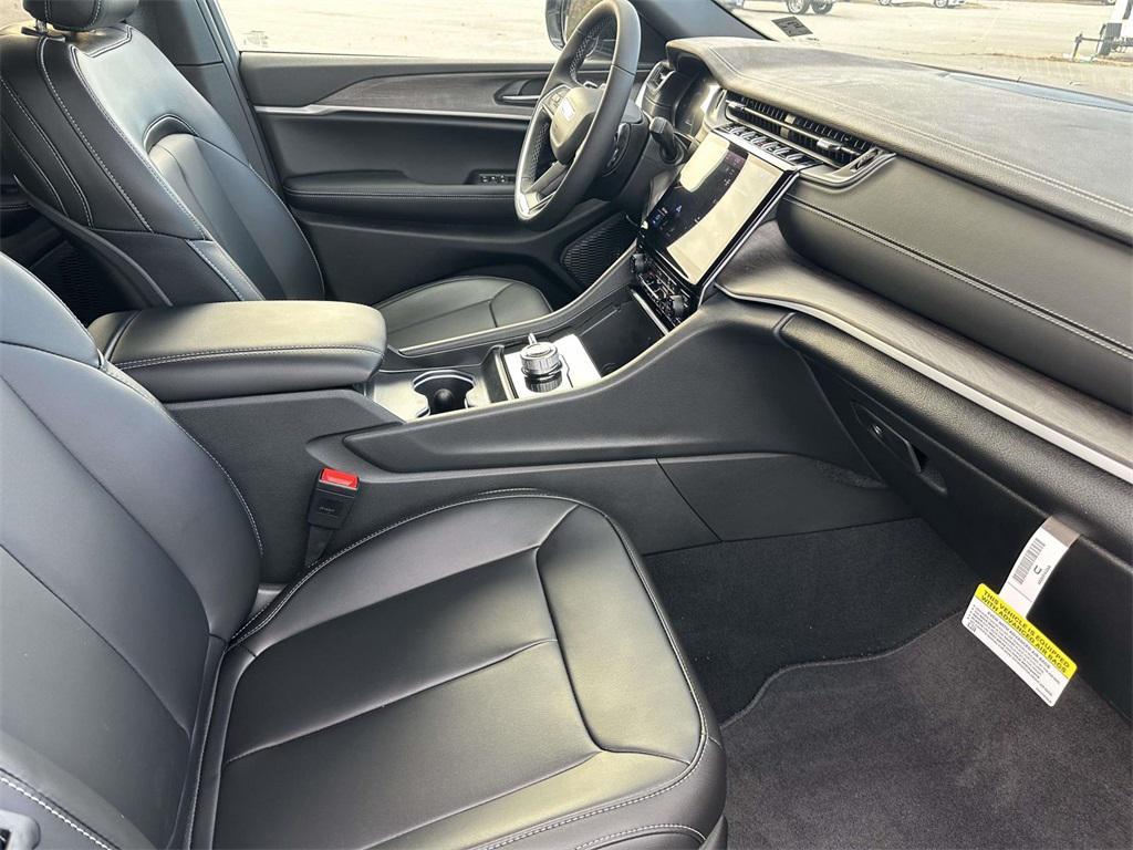 new 2025 Jeep Grand Cherokee L car, priced at $47,005