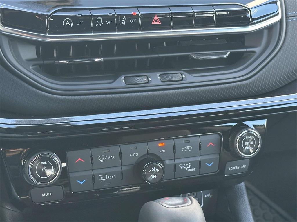 new 2026 Jeep Compass car, priced at $29,625