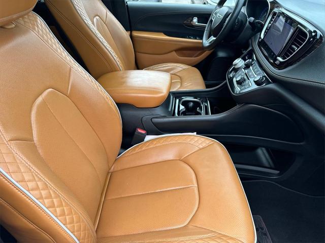 used 2022 Chrysler Pacifica car, priced at $35,700