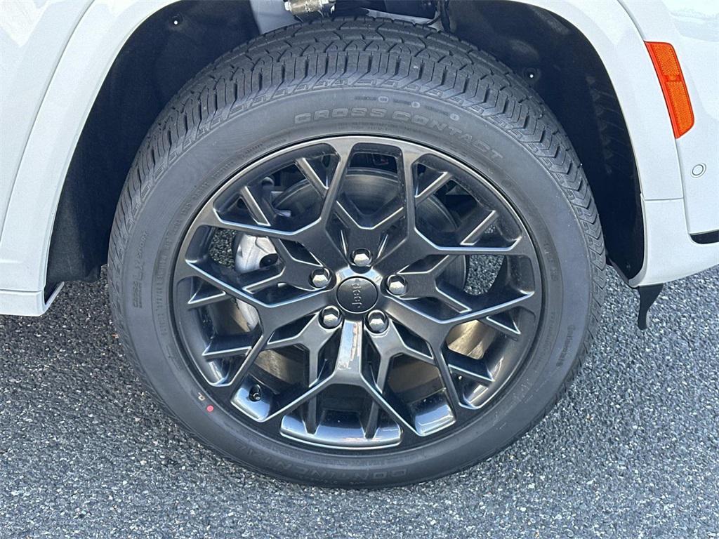 new 2025 Jeep Grand Cherokee L car, priced at $63,424