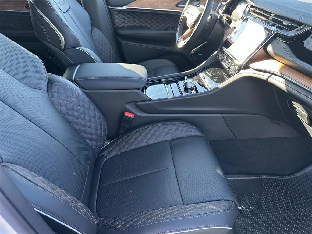 new 2025 Jeep Grand Cherokee L car, priced at $63,424