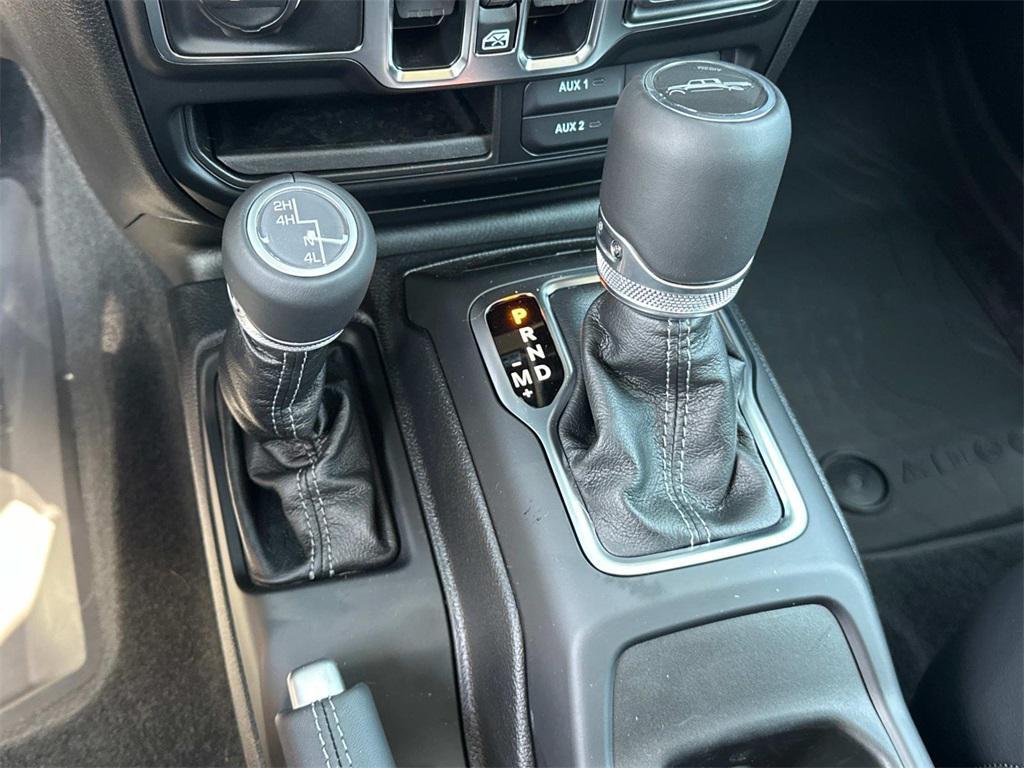 new 2025 Jeep Gladiator car, priced at $46,230