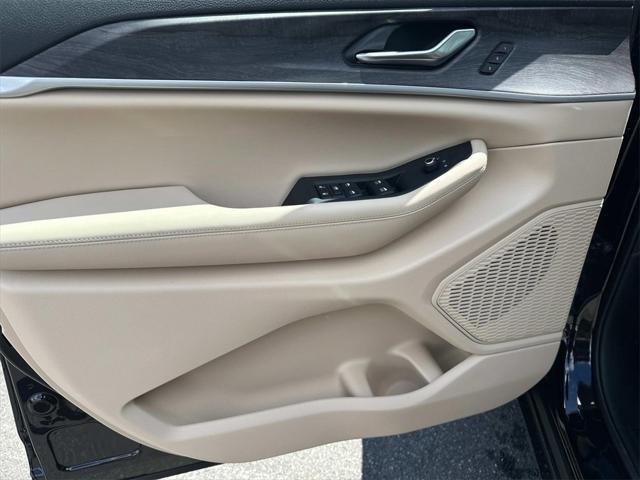 new 2025 Jeep Grand Cherokee L car, priced at $48,815
