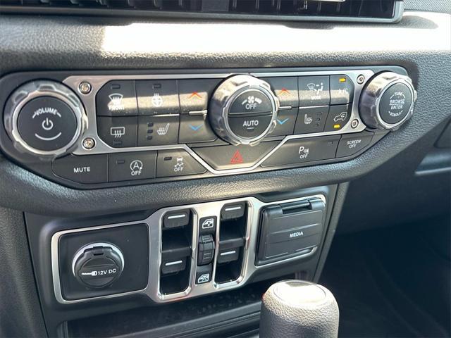 new 2025 Jeep Wrangler car, priced at $42,774