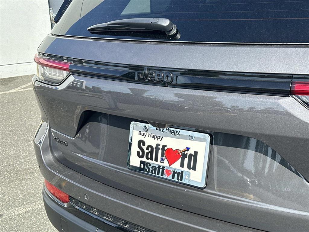 new 2025 Jeep Grand Cherokee car, priced at $40,055