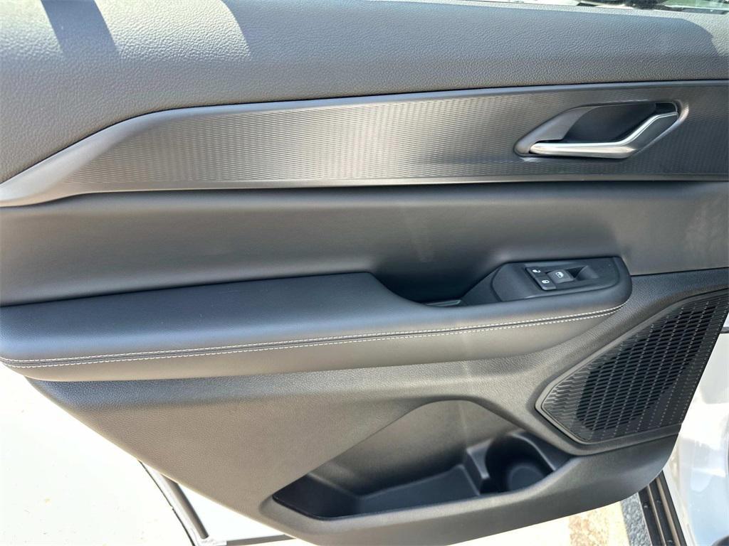 new 2025 Jeep Grand Cherokee L car, priced at $41,900