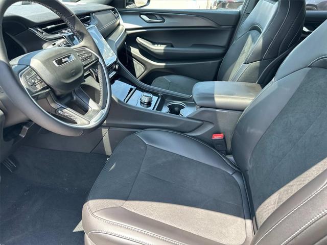 new 2025 Jeep Grand Cherokee L car, priced at $43,900