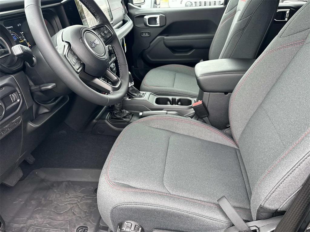 new 2025 Jeep Wrangler car, priced at $54,405