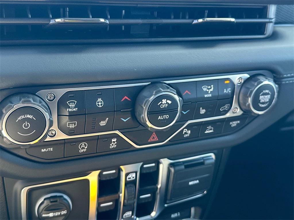 new 2025 Jeep Wrangler car, priced at $63,505