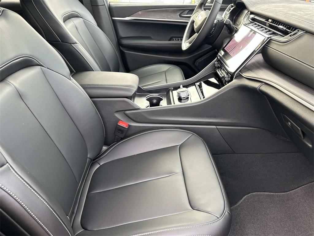 new 2025 Jeep Grand Cherokee L car, priced at $46,005