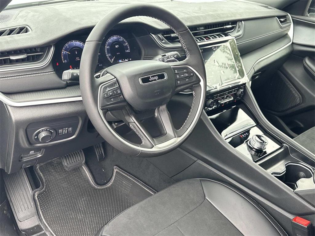 new 2025 Jeep Grand Cherokee car, priced at $36,924