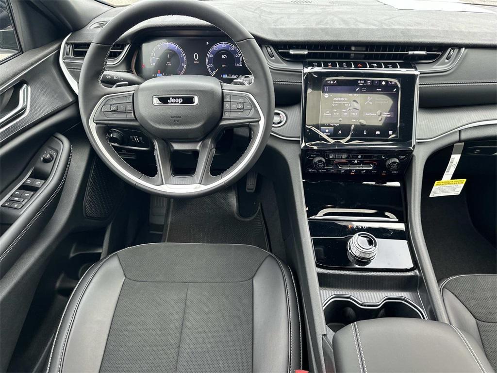new 2025 Jeep Grand Cherokee car, priced at $36,924