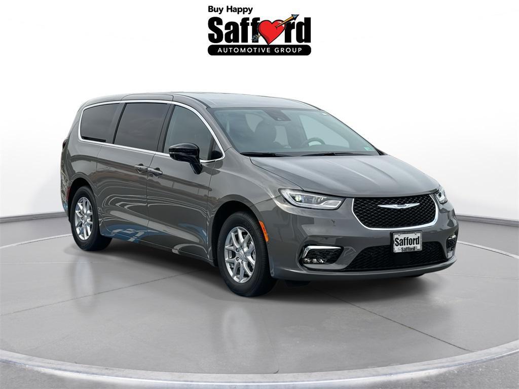 new 2025 Chrysler Pacifica car, priced at $37,926