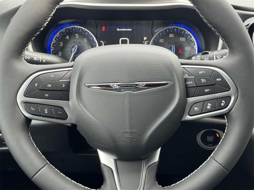 new 2025 Chrysler Pacifica car, priced at $37,926