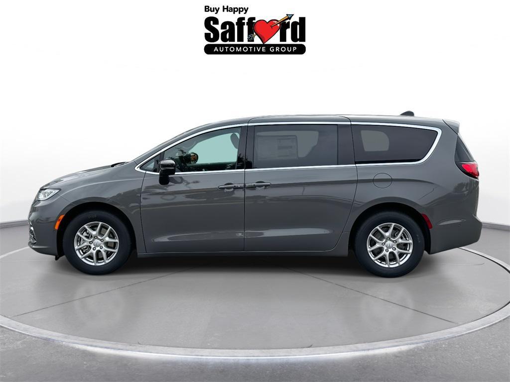 new 2025 Chrysler Pacifica car, priced at $37,926