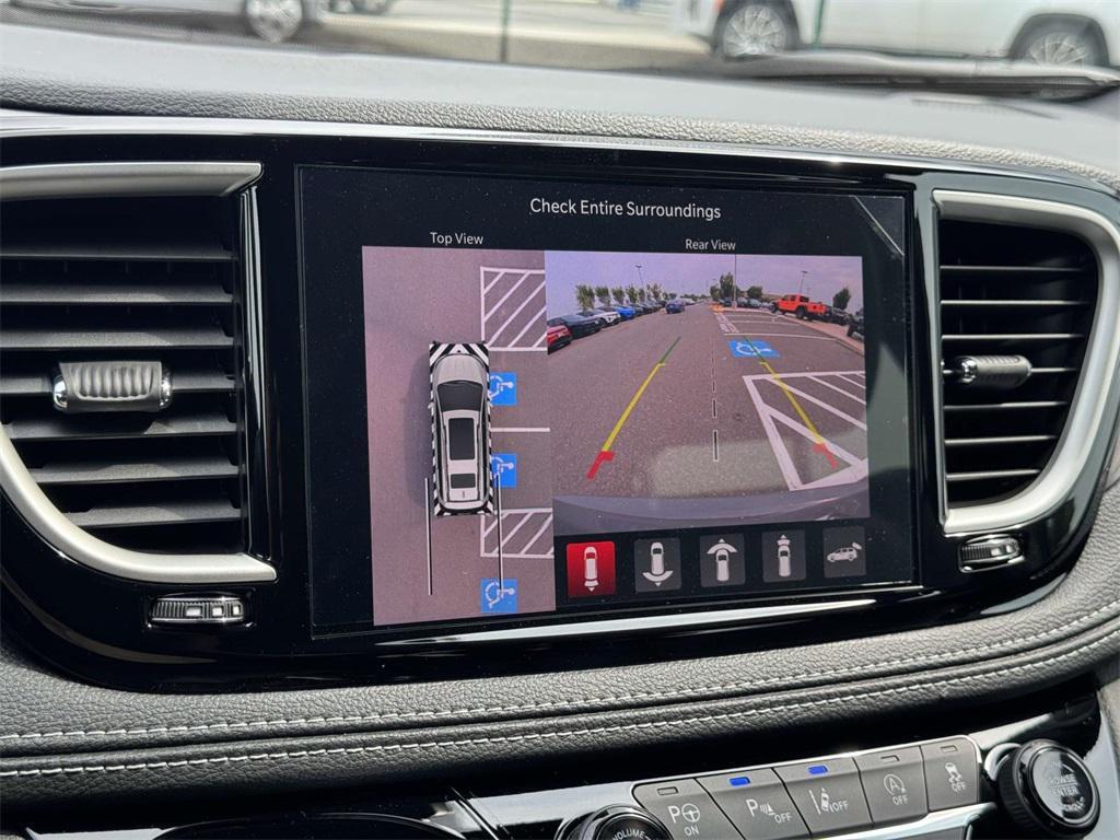 new 2025 Chrysler Pacifica car, priced at $37,926