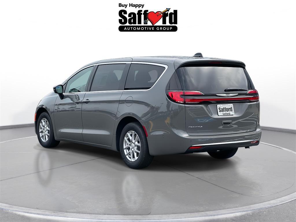new 2025 Chrysler Pacifica car, priced at $37,926