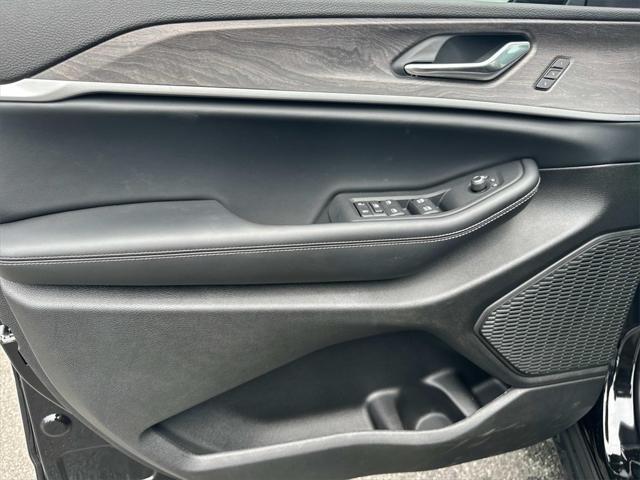 new 2025 Jeep Grand Cherokee L car, priced at $49,861