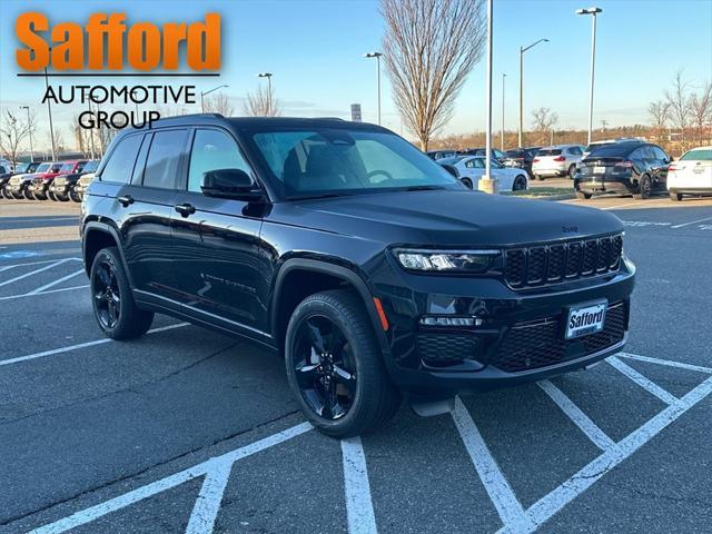 new 2025 Jeep Grand Cherokee car, priced at $50,290