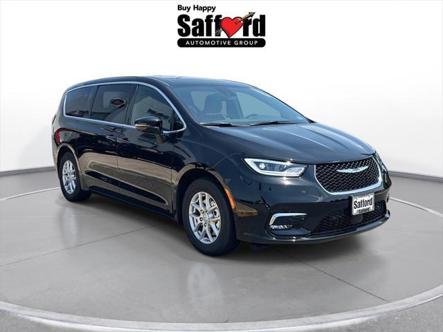 new 2025 Chrysler Pacifica car, priced at $43,214
