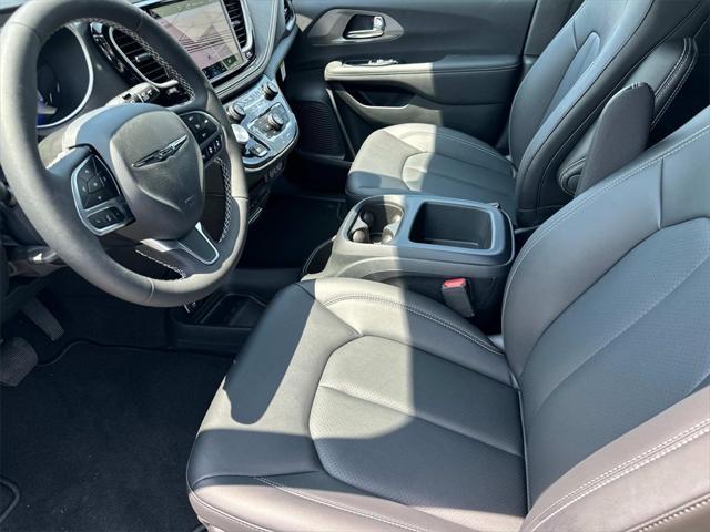 new 2025 Chrysler Pacifica car, priced at $43,214