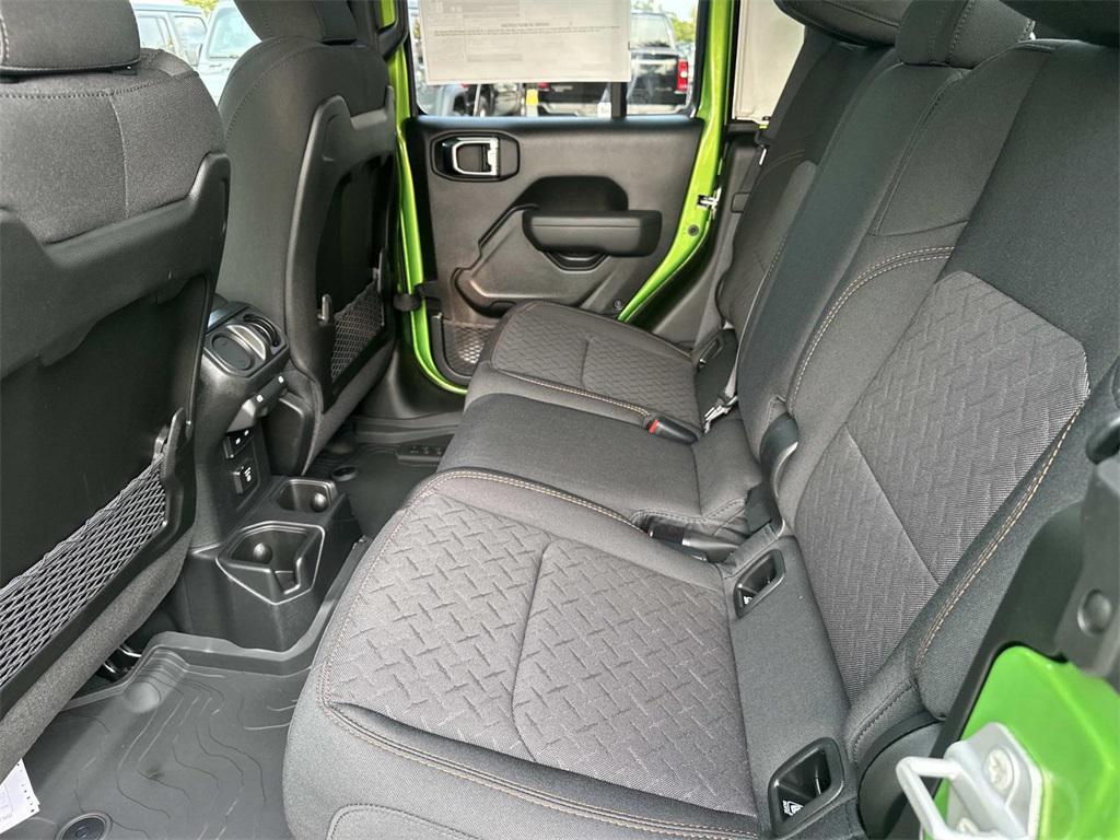 new 2025 Jeep Gladiator car, priced at $47,005