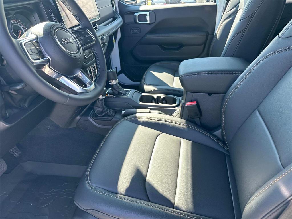 new 2025 Jeep Wrangler car, priced at $49,038