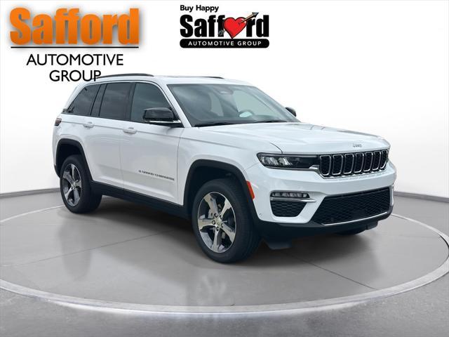 new 2024 Jeep Grand Cherokee car, priced at $45,697