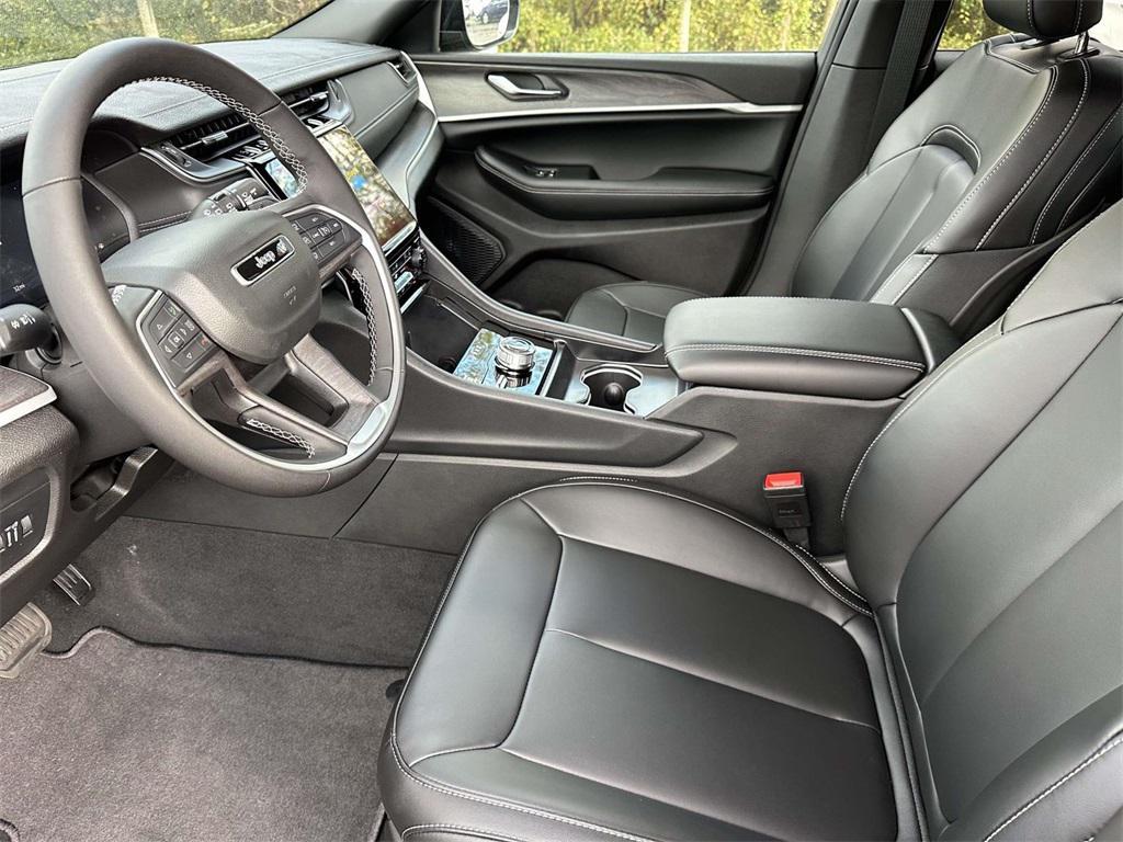 new 2025 Jeep Grand Cherokee car, priced at $43,755