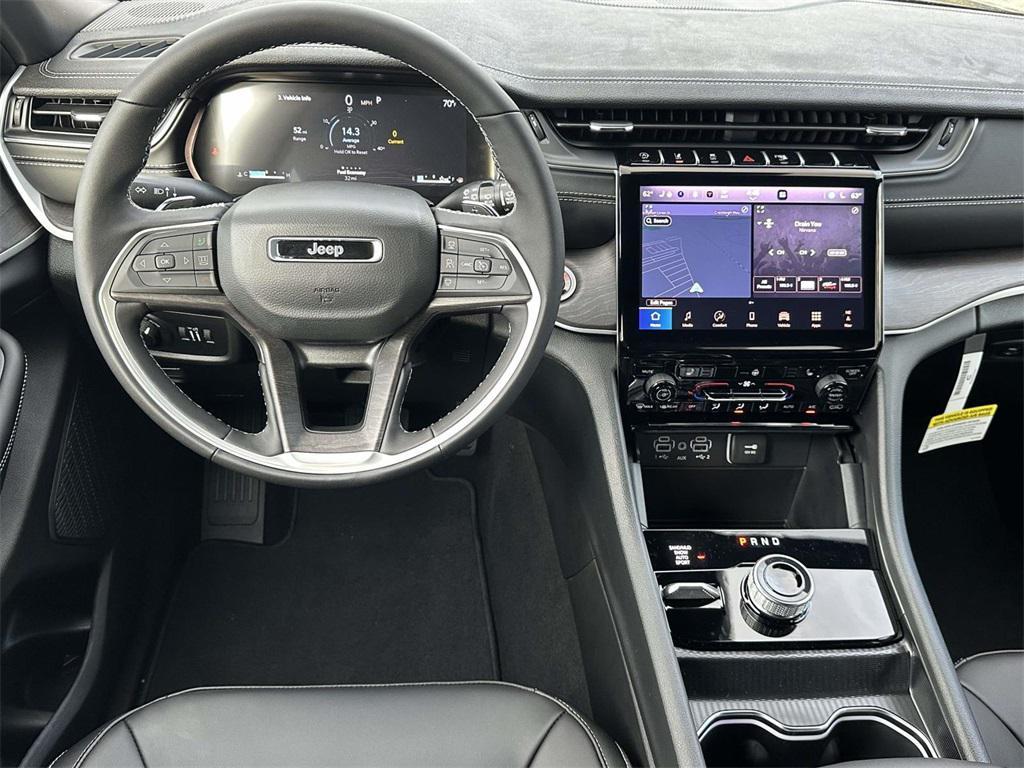 new 2025 Jeep Grand Cherokee car, priced at $43,755