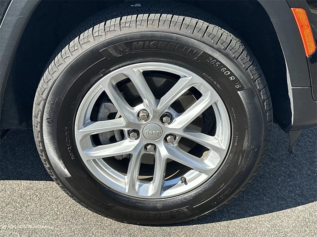 used 2025 Jeep Grand Cherokee car, priced at $35,987