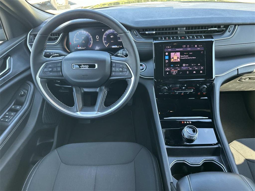 used 2025 Jeep Grand Cherokee car, priced at $35,987