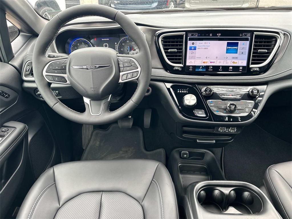 new 2025 Chrysler Pacifica car, priced at $37,655