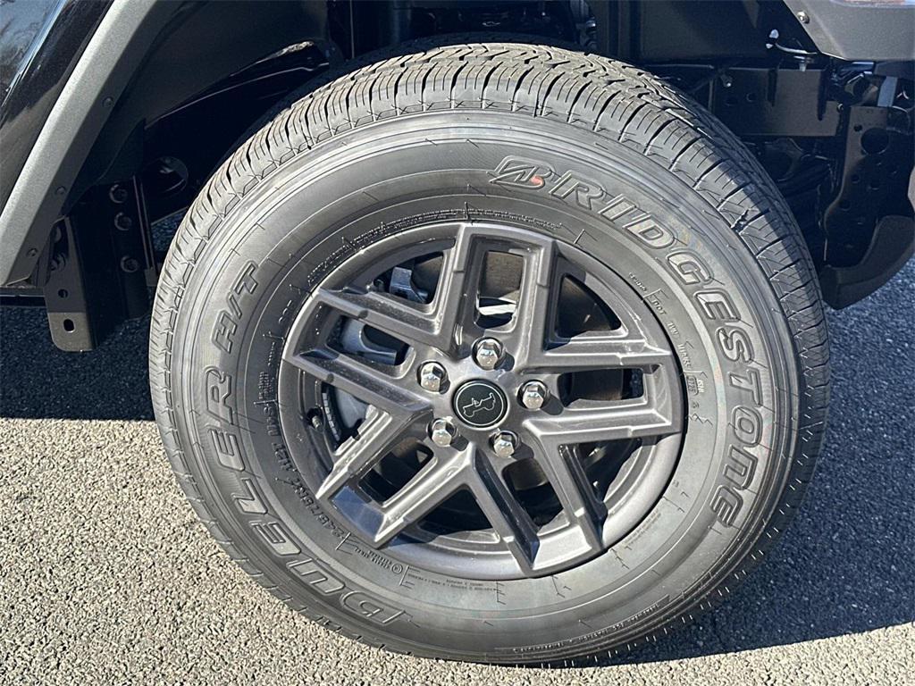 new 2026 Jeep Gladiator car, priced at $44,005