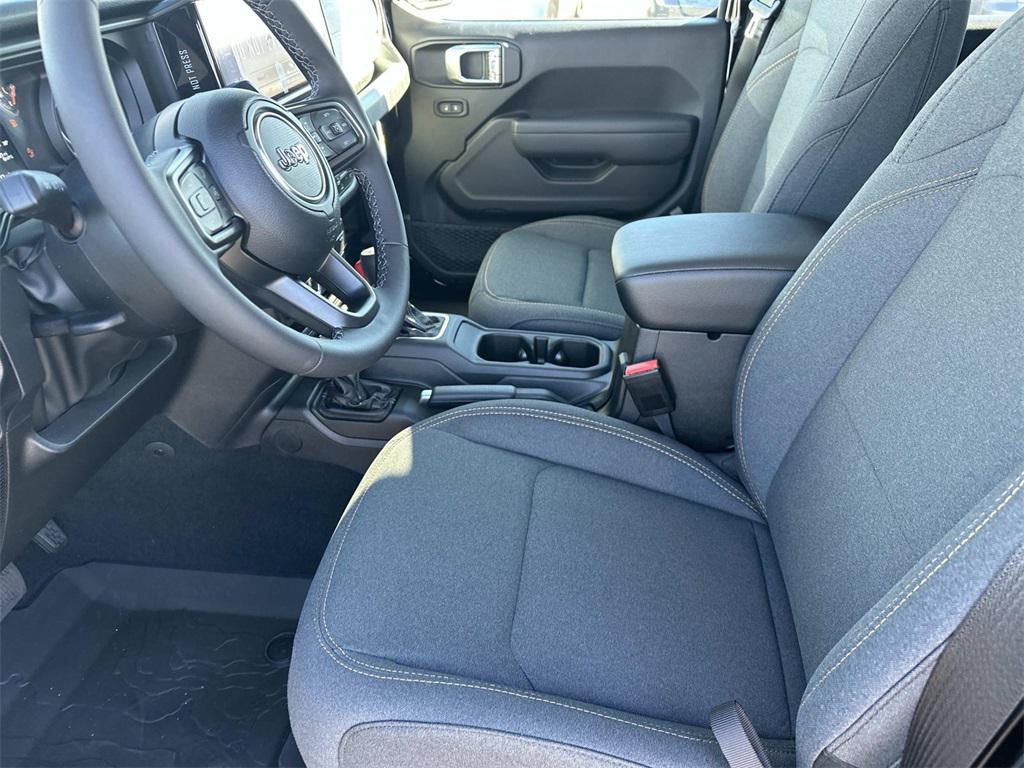 new 2026 Jeep Gladiator car, priced at $44,005