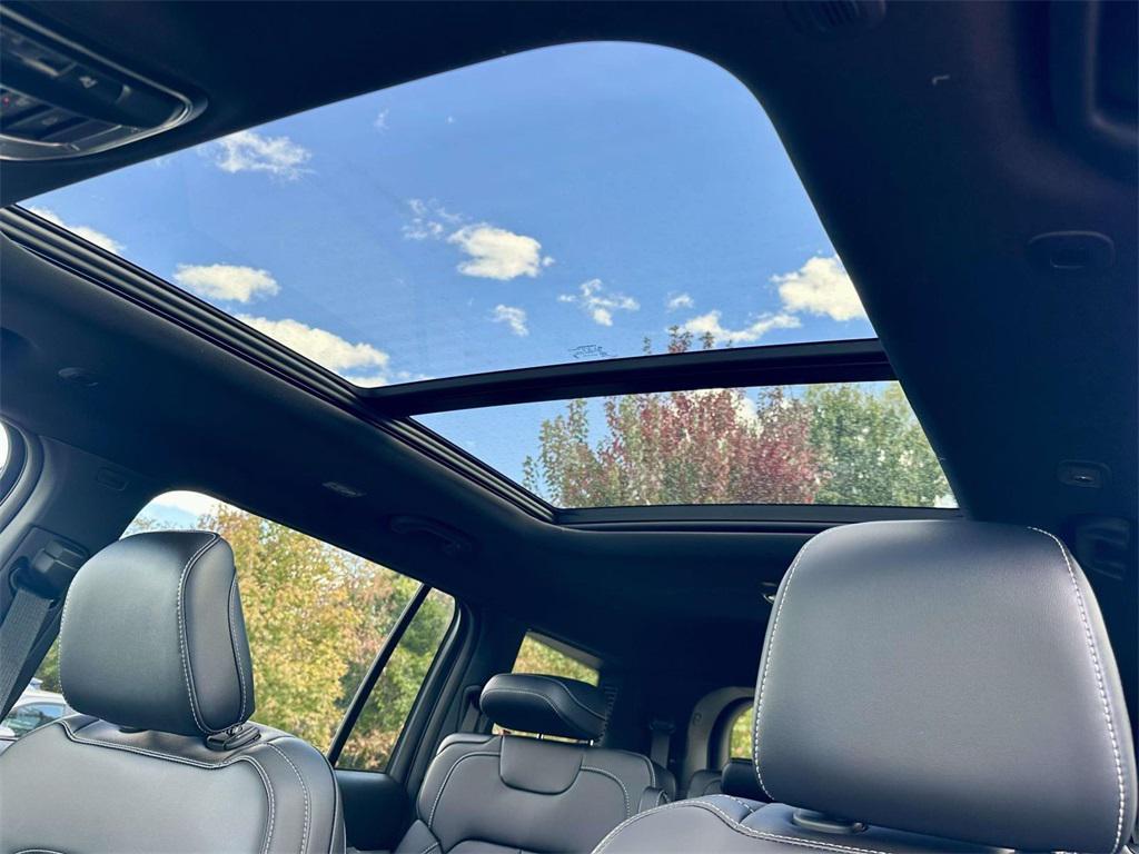 new 2025 Jeep Grand Cherokee L car, priced at $45,995