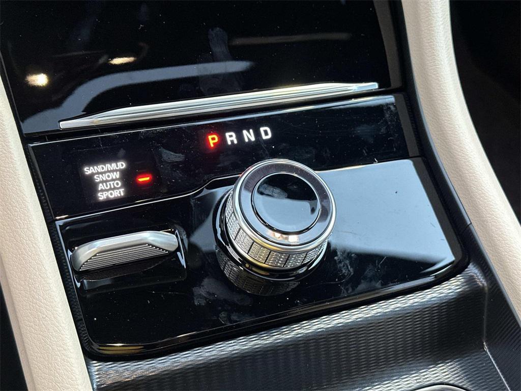 new 2025 Jeep Grand Cherokee car, priced at $43,623