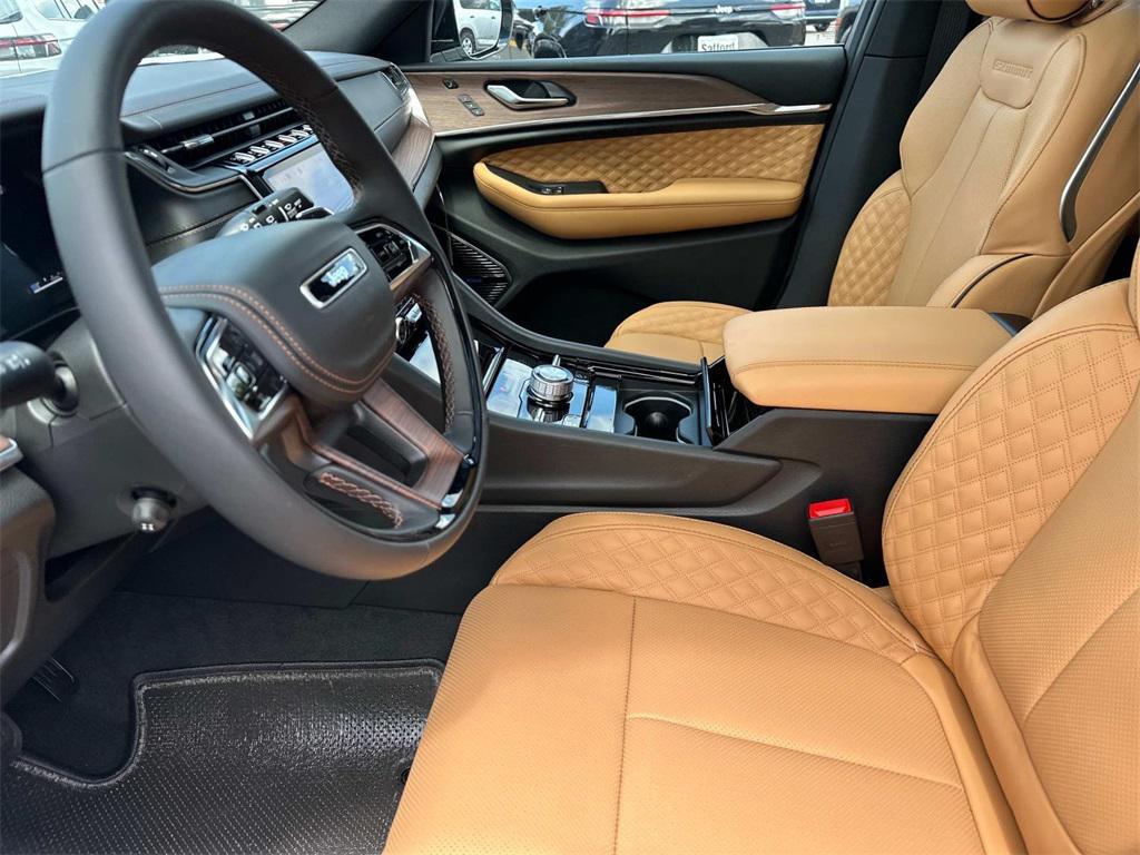 new 2025 Jeep Grand Cherokee car, priced at $59,755