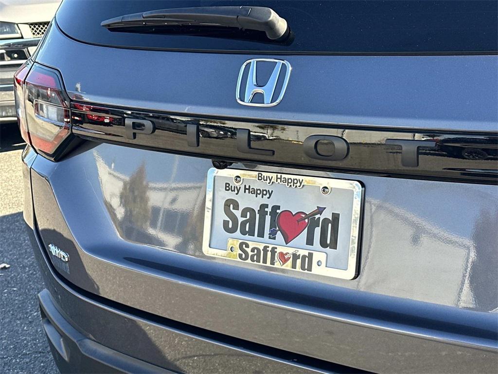 used 2023 Honda Pilot car, priced at $37,200