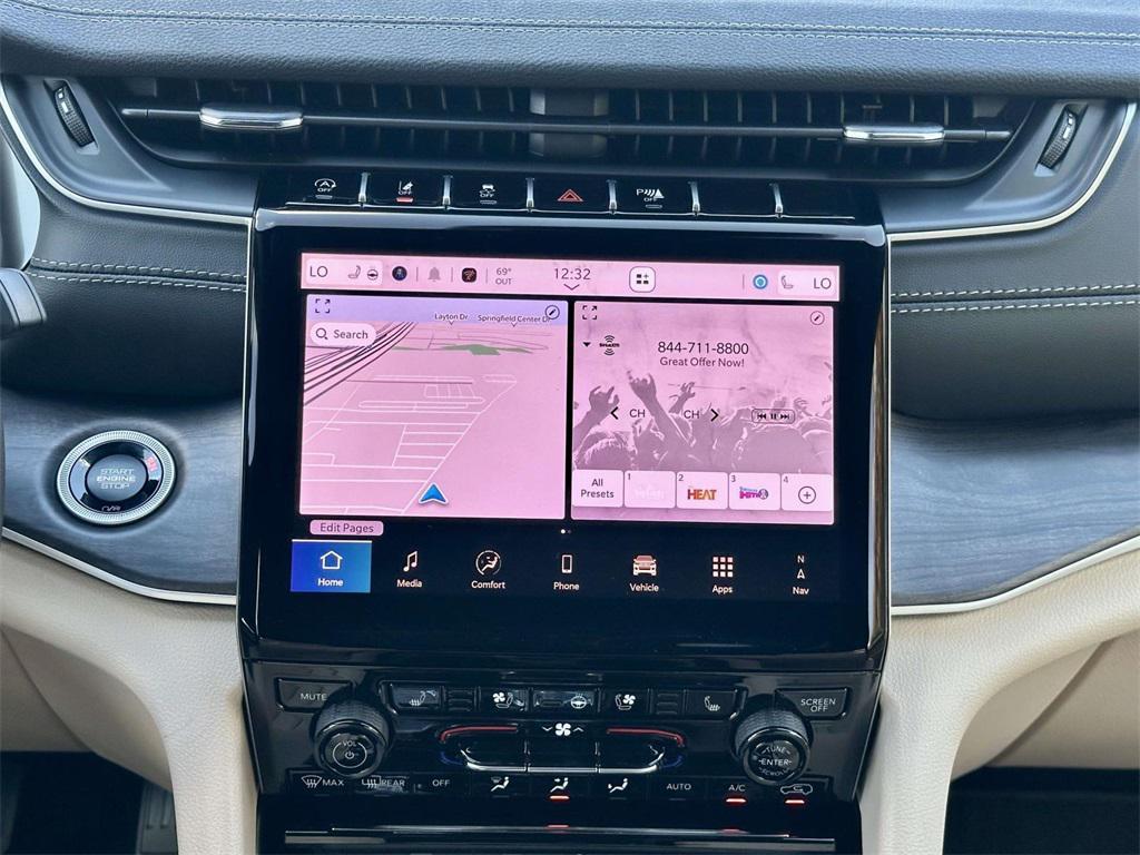 new 2025 Jeep Grand Cherokee car, priced at $43,015